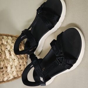 Skechers Women's Black and White Sandals Hands Free Slip Ins Sz 9